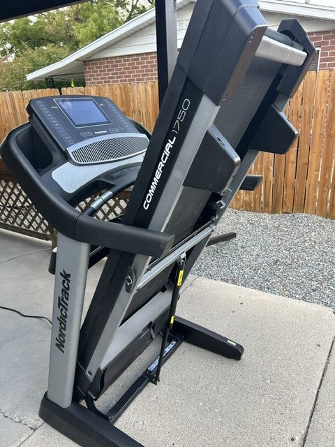 Nordic Track Commercial 1750 Treadmill