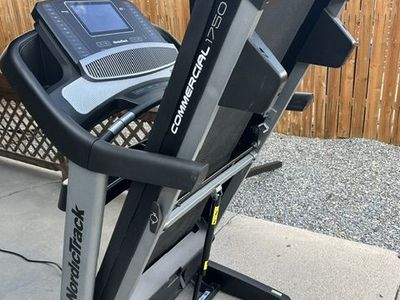 Nordic Track Commercial 1750 Treadmill