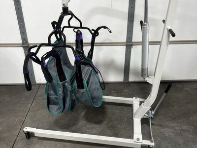 Hoyer HML400 Hydraulic Patient Lift – 400 lb Capacity for sale.