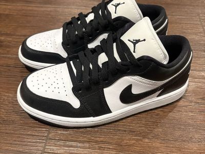 New Nike Air Jordan 1 Low 7.5W or 6M