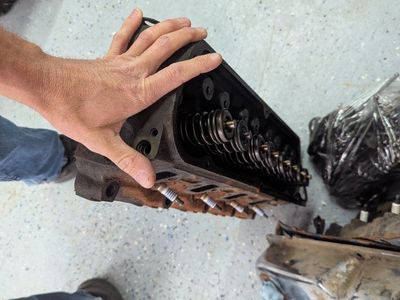 Ford 351W heads, and valve covers