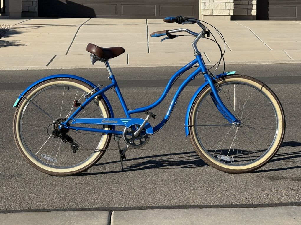 Schwinn 7 Speed Beach Cruiser bike