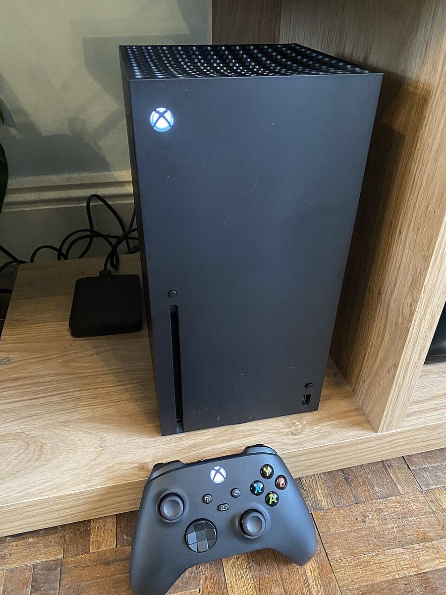 Xbox Series X 1 TB - PRICED TO SELL