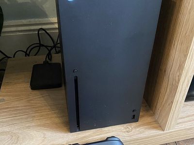 Xbox Series X 1 TB - PRICED TO SELL