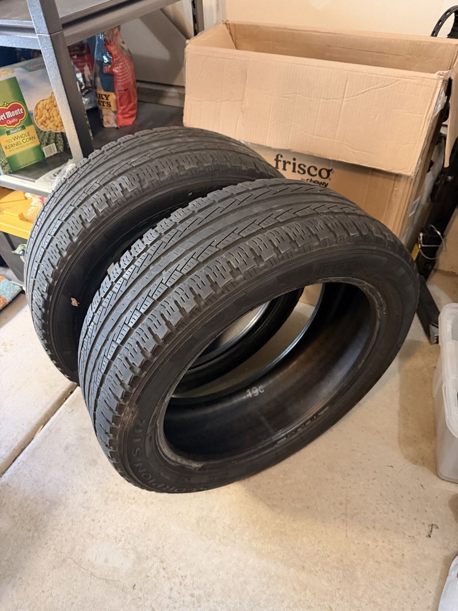 2 Pirelli Scorpion STR Tires