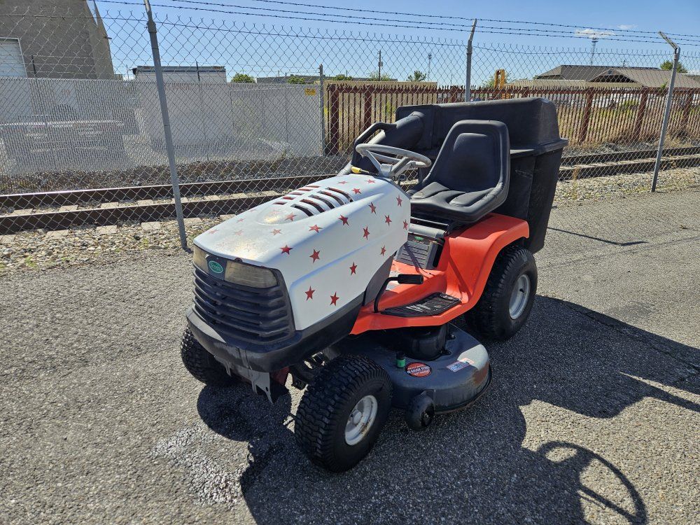 Scotts 1642H Riding Lawnmower