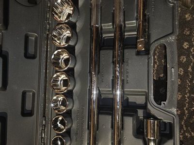 Crescent 3/4" Drive 10-Piece Socket Wrench Set with Ratchet & Extension Bar, Metric & SAE