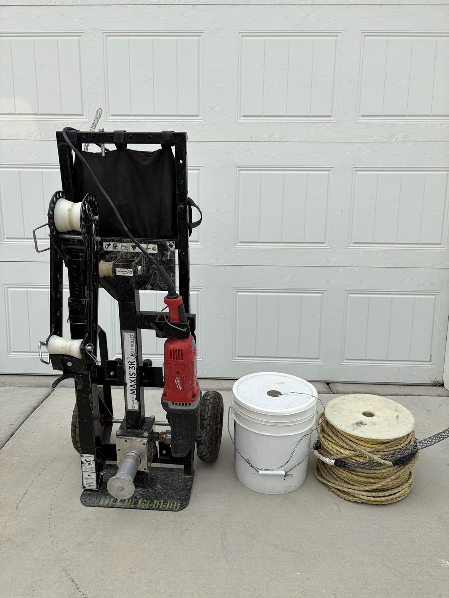 Southwire Maxis 3K Cable Puller with Milwaukee Drill and Rope - Used Condition