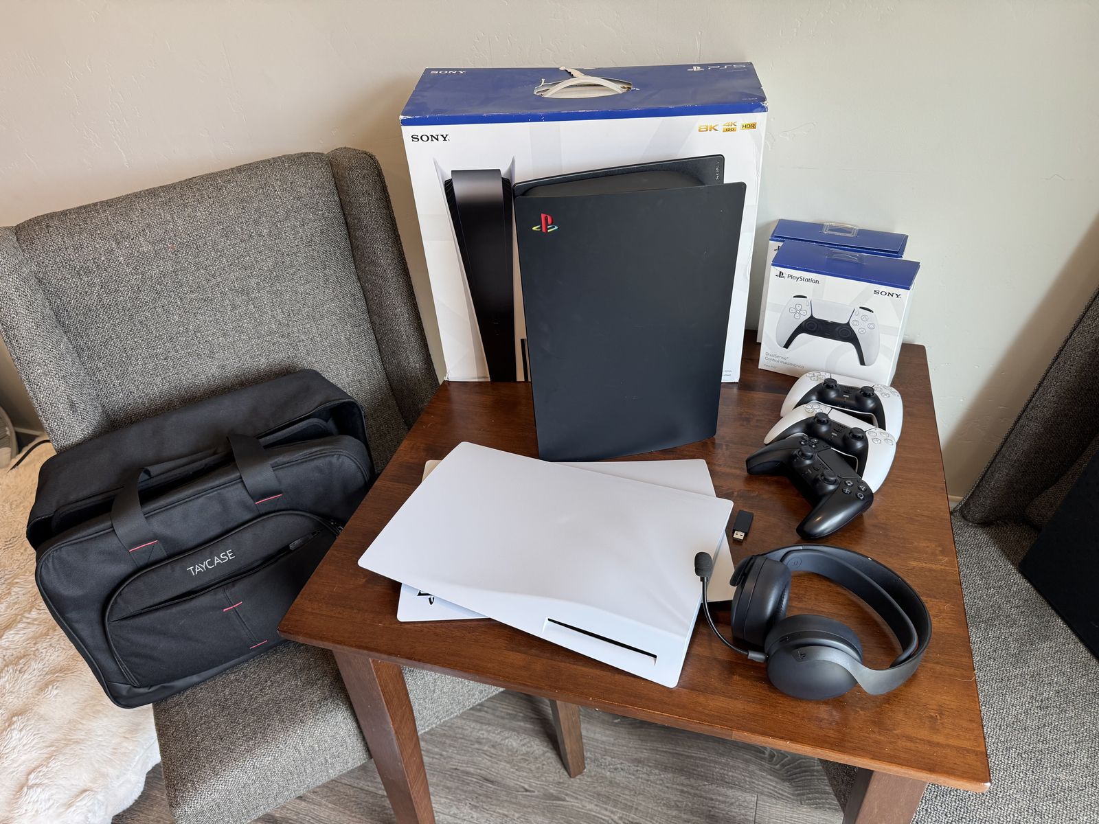 Playstation 5 Disc Edition Bundle - Black Plates, 4 Controllers, Sony PULSE 3D Headset, Carrying Case