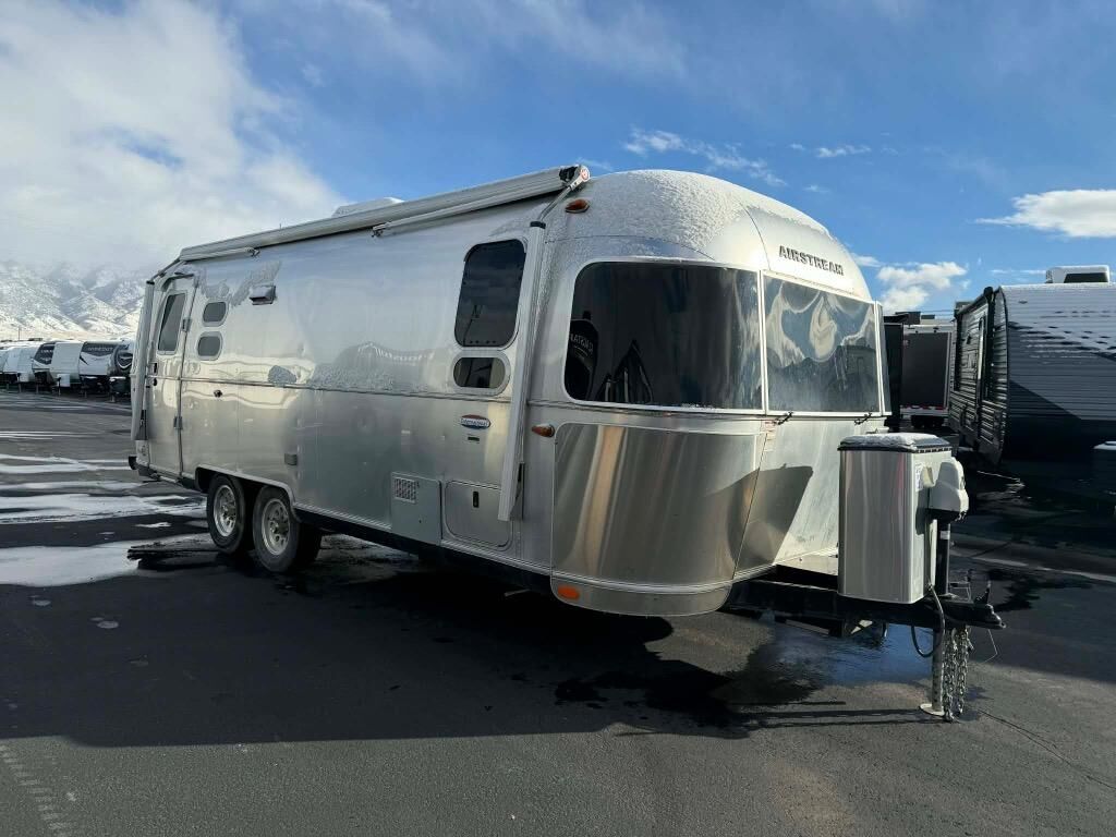 Used 2018 Airstream International Signature 25FB