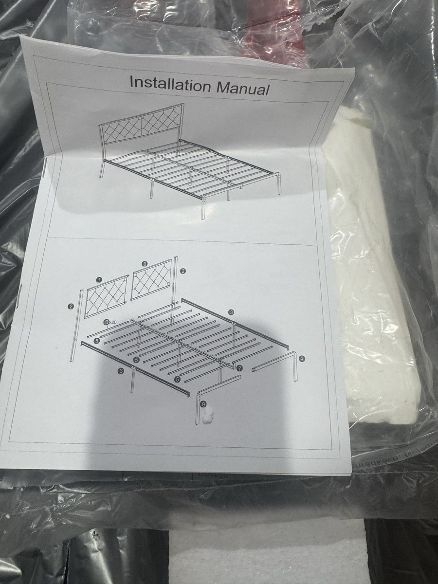 Fluest Queen Bedframe