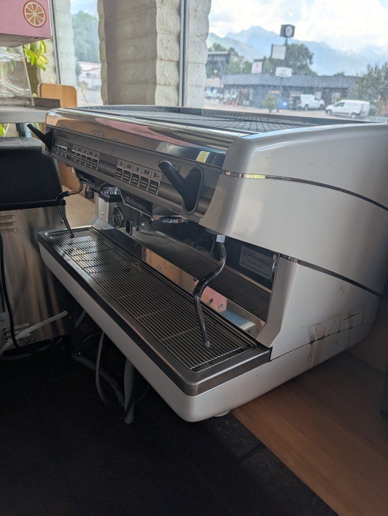 Nuova Simonelli Appia II Commercial Espresso Machine