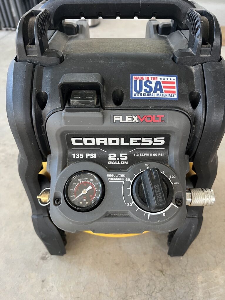 DEWALT FLEXVOLT 60v Max 2.5 Gal Air Compressor Kiy