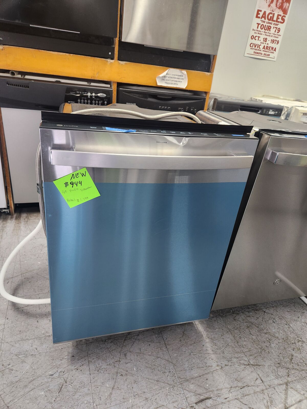 STUNNING BRAND NEW! GE PROFILE STAINLESS STEEL DISHWASHER!