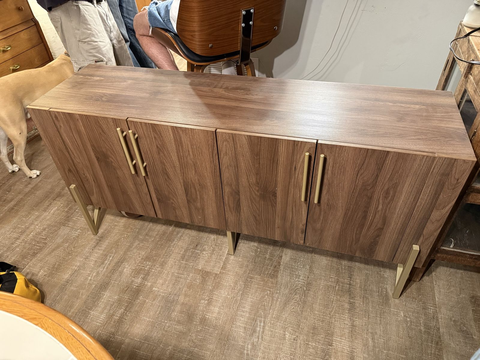 TV CONSOLE / TV STAND