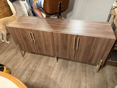 TV CONSOLE / TV STAND