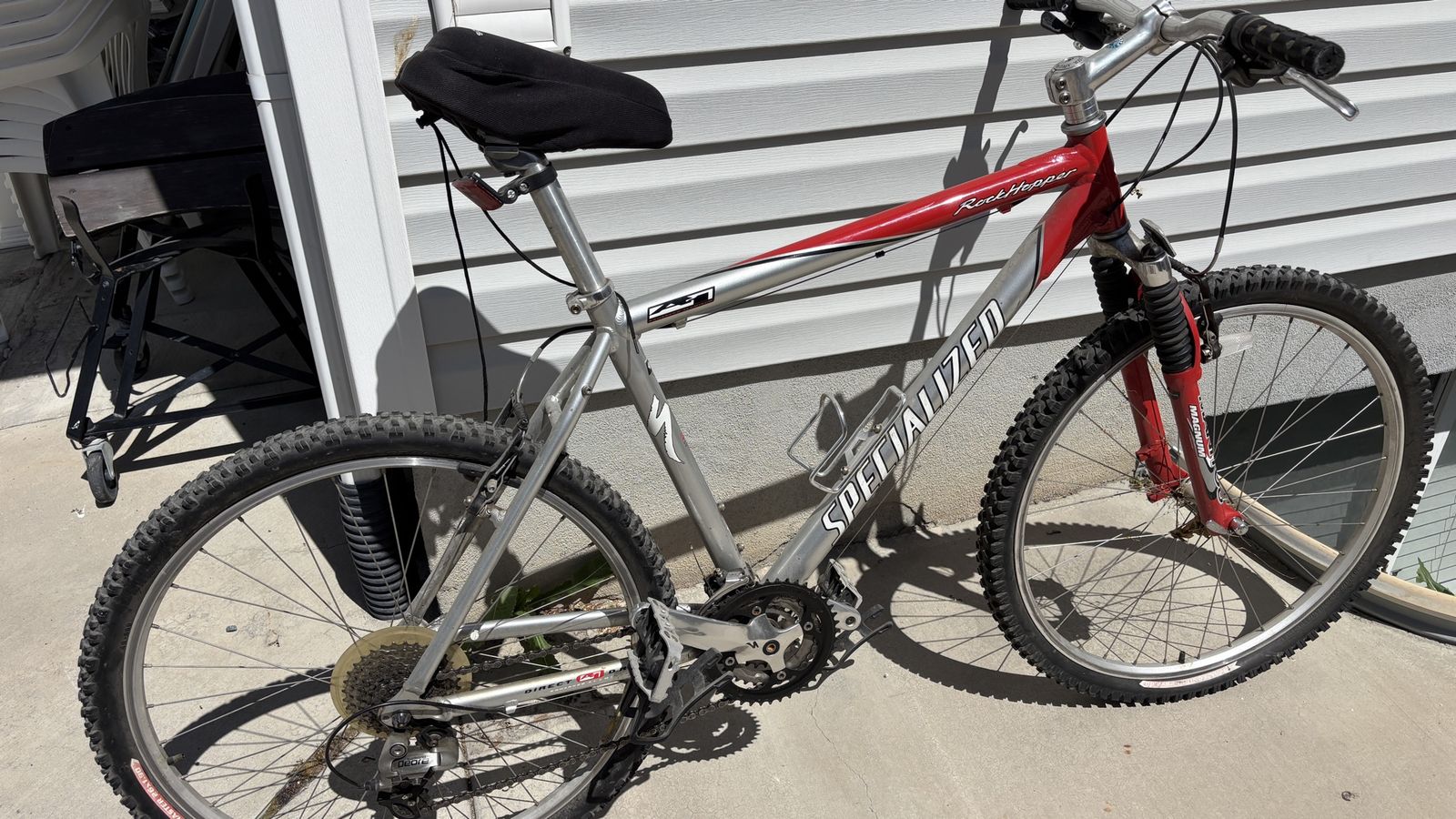 Men’s Specialized mountain bike