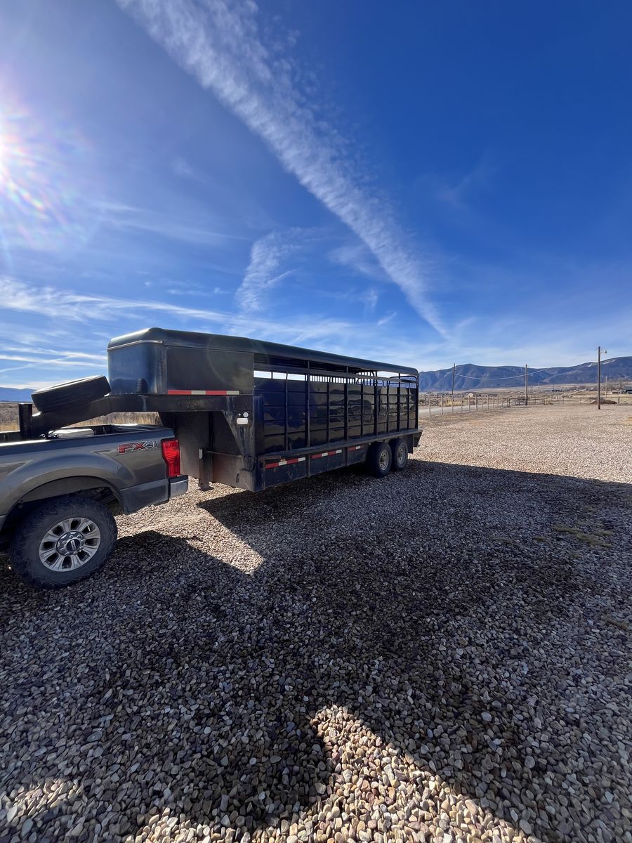 2008 CM Stock Trailer 20 foot