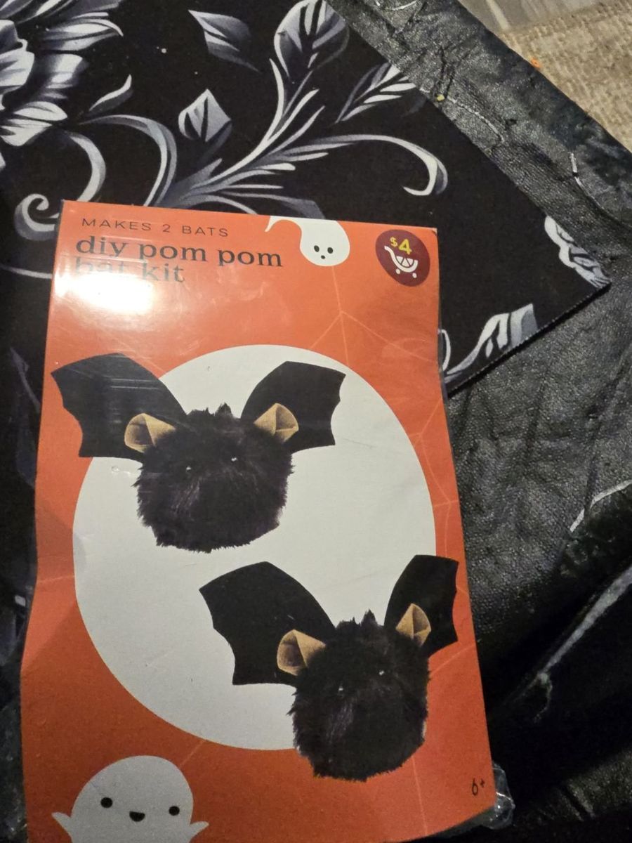 DIY Pom Pom Bat Kit