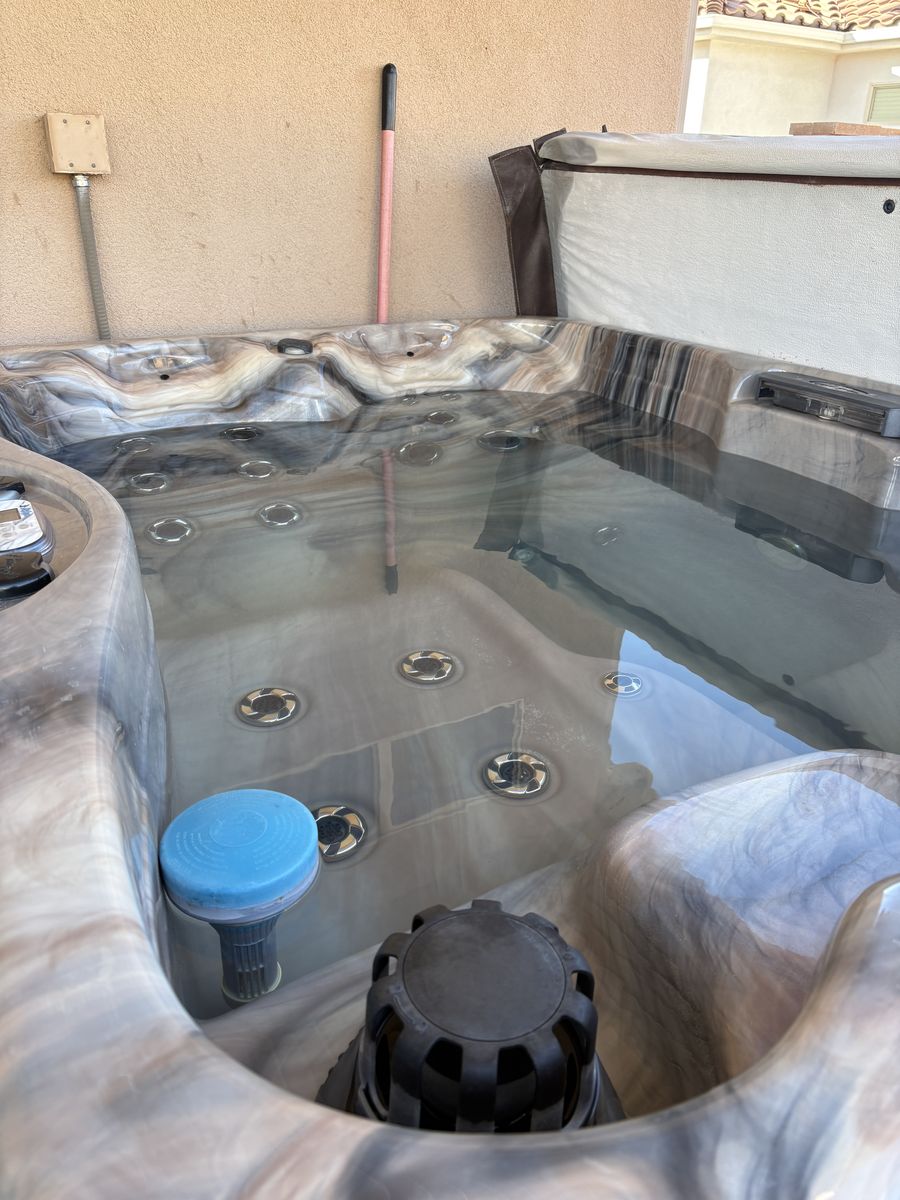2018 Cal Spas Kona Plus 534 L Hot Tub Spa 3-4 Person with Cover