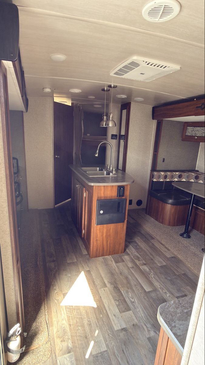 Main image 10