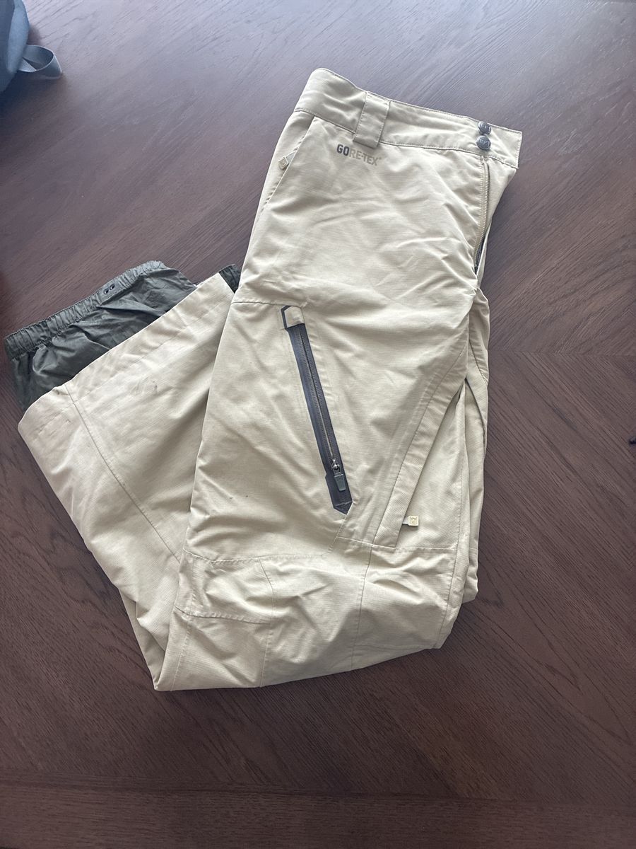 Burton Stagger AK Gore-Tex Performance Shell Snowboard Pants - Men's Size Medium, Tan