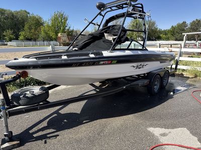 2000 Malibu Response LX Open Bow Wakeboard Boat with Tower