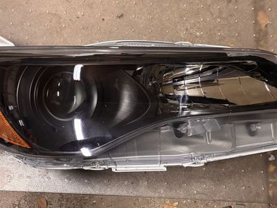 2015-2017 Toyota Camry Passenger Headlight (Brand new)