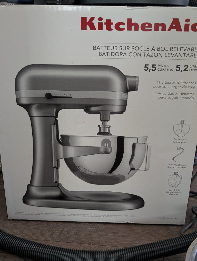 KitchenAid Artisan Tilt-Head Stand Mixer, 5.5 Quart, 11 Speeds, Contour Silver