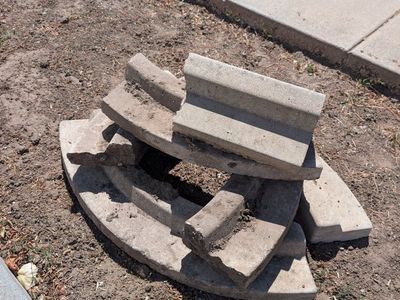 Concrete Edging & Pavers - Garden Landscape Borders