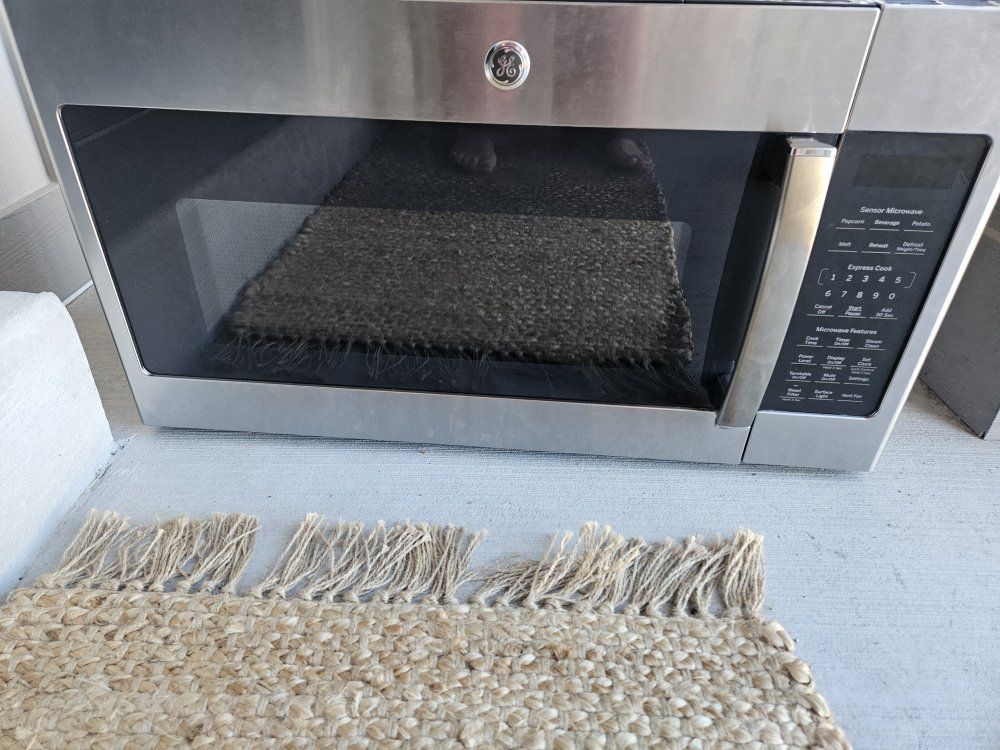 GE above stove microwave