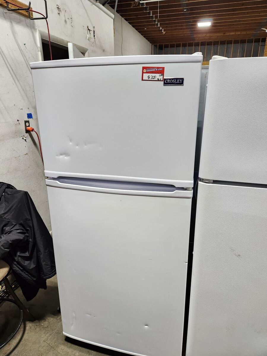 GREAT CROSLEY WHITE TOP AND BOTTOM FRIDGE! W-WARRANTY