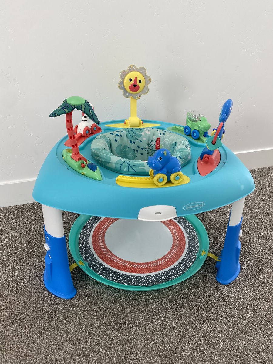 Exersaucer/activity table 