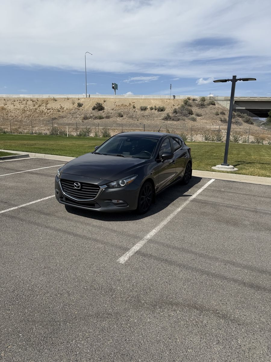 2018 Mazda Mazda3 i Grand Touring