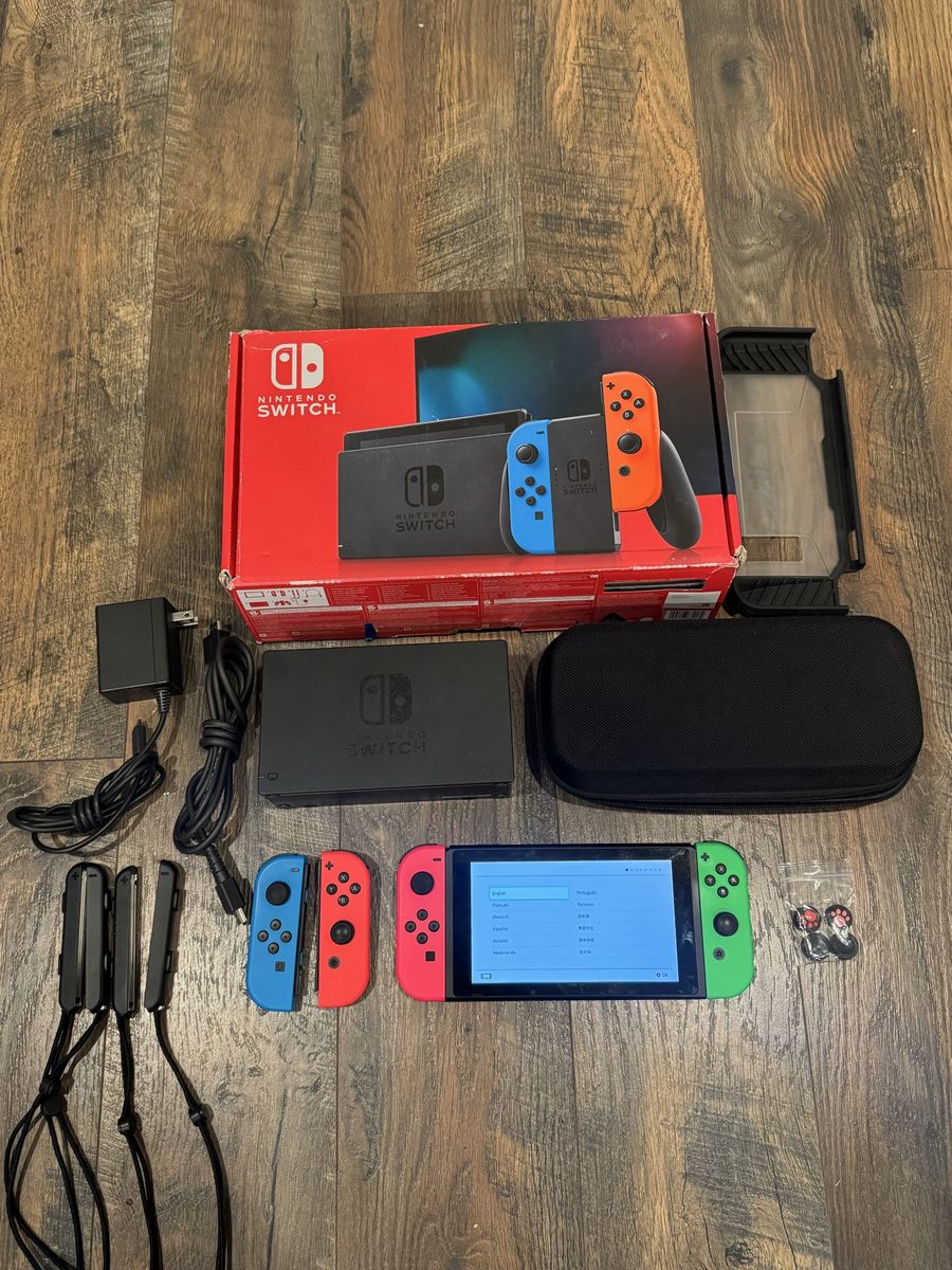 Nintendo Switch Bundle x4 Joy Cons Nintendo 128GB SD Card
