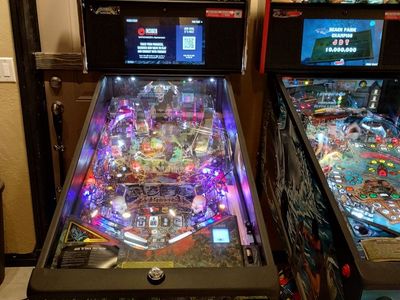 Stern Metallica Remastered Premium Pinball Machine - Like New!