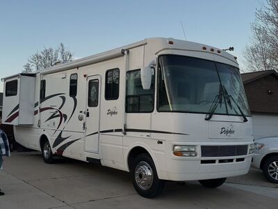 2003 National Dolphin 5320 - 60K Miles