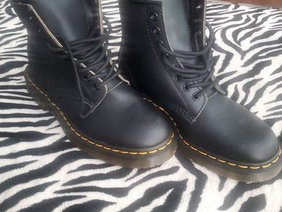 Dr. Martens Boots Women's US 9 Men's US 8 Black Leather