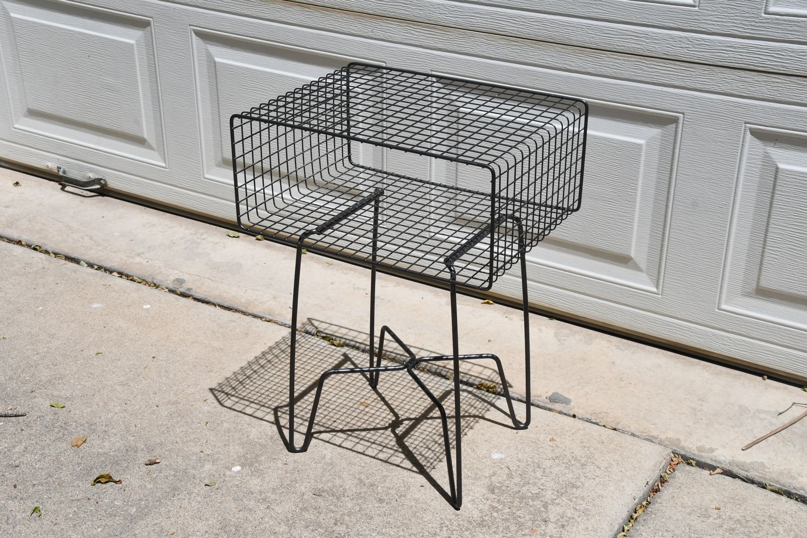 METAL SIDE TABLE with SHELF ~ STURDY ~ HOME or PATIO ~ 24" x 17" x 13"