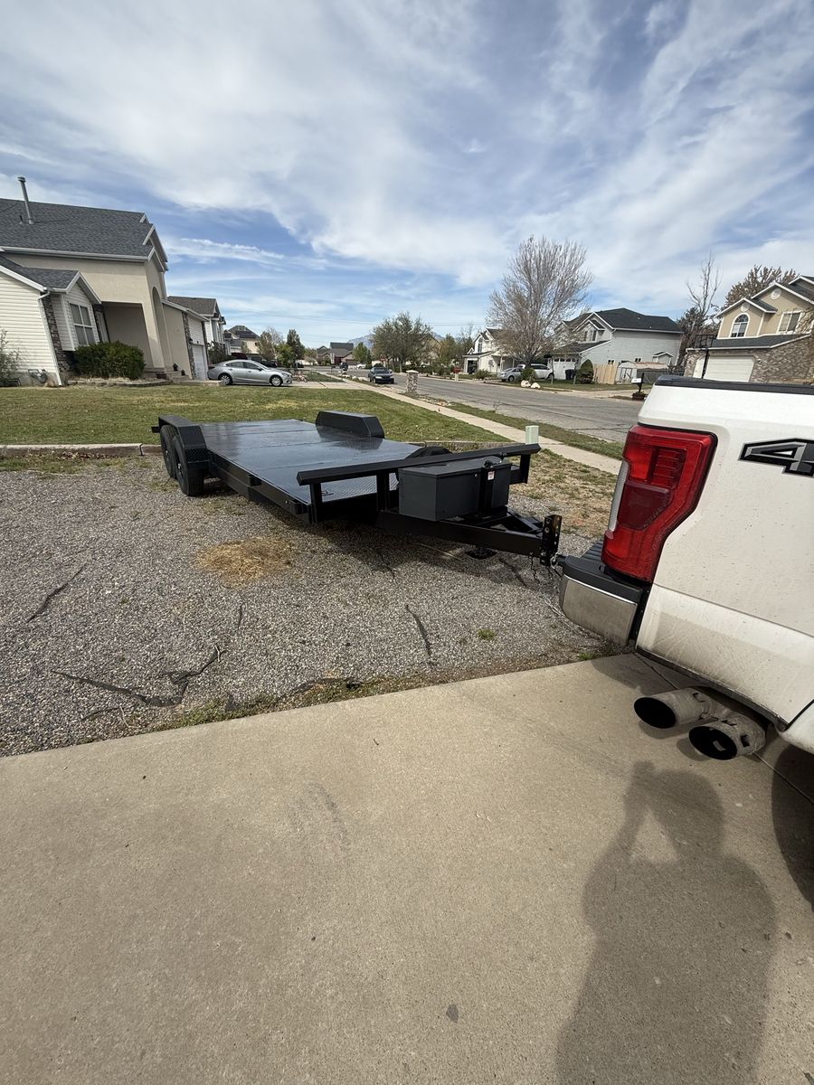 20FT DOVETAIL CAR HAULER WITH WINCH