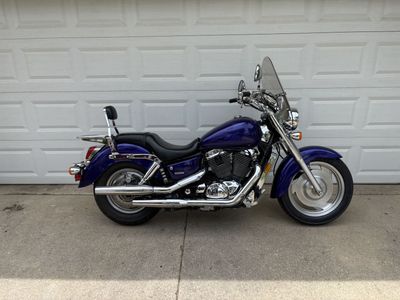 2004 Honda Sabre Motorcycle