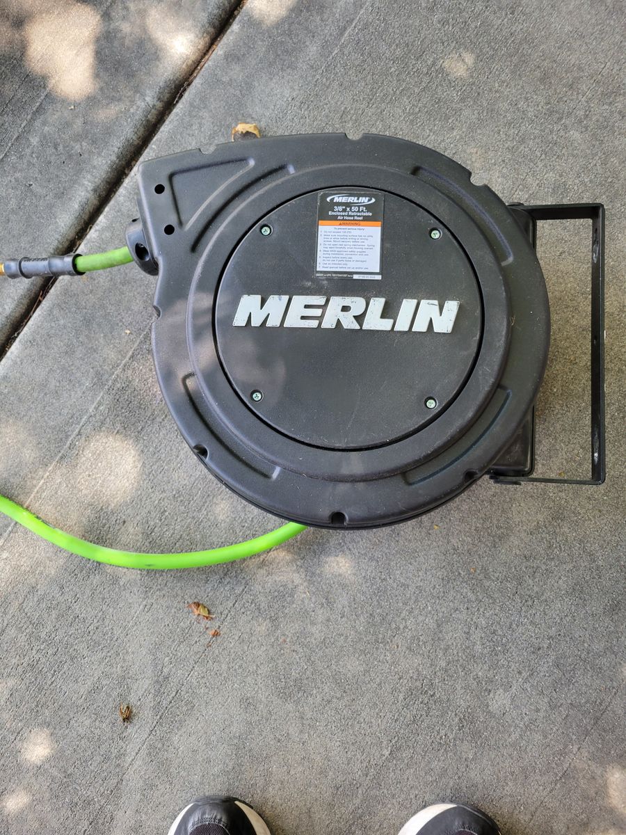 Merlin retractable air hose - 50 ft hose reel