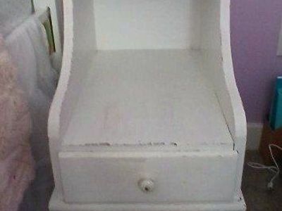 Cute white nightstand/shelf