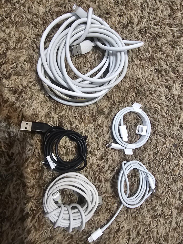 Lot of Used Apple Lightning and USB Charging Cables