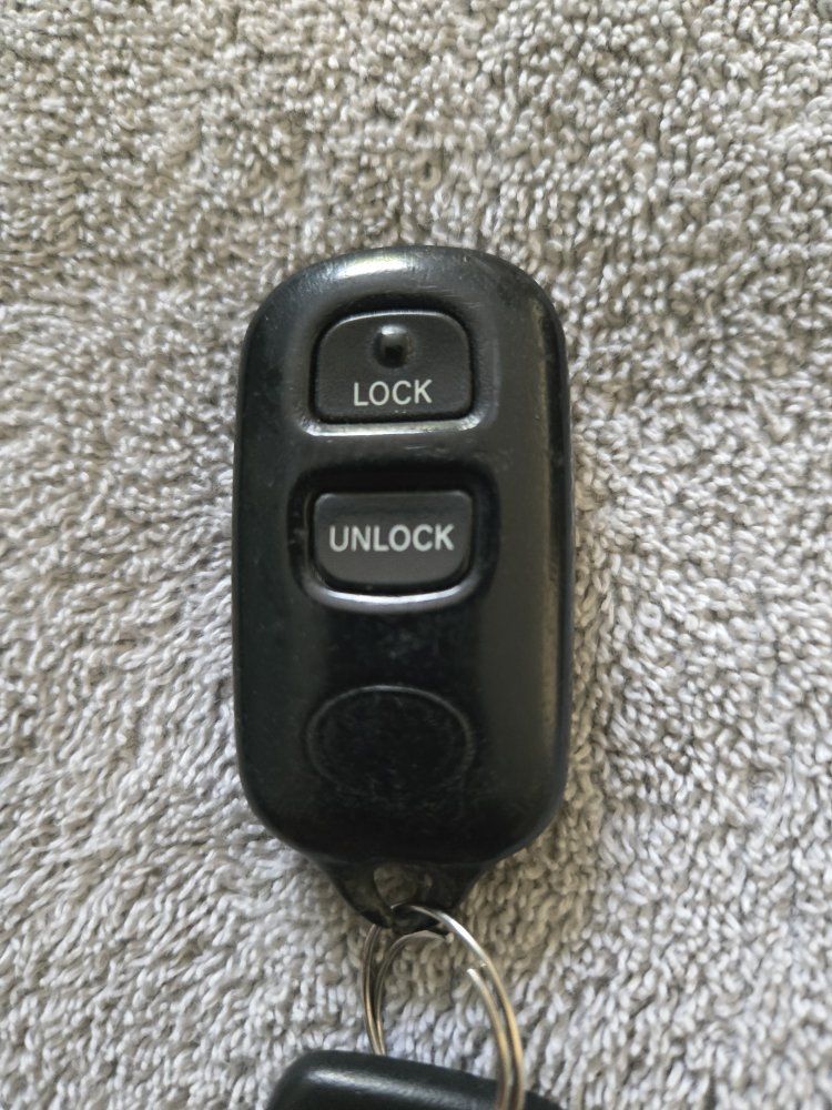 2013 Toyota Fob