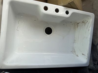 36" White farmhouse sink