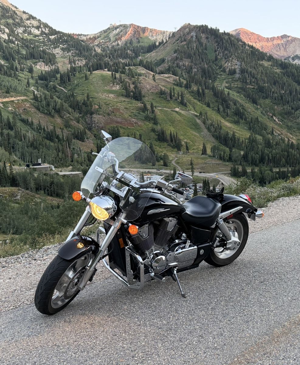 2002 Honda VTX 1800 Cruiser Motorcycle - Windshield, Bags, 14K Miles