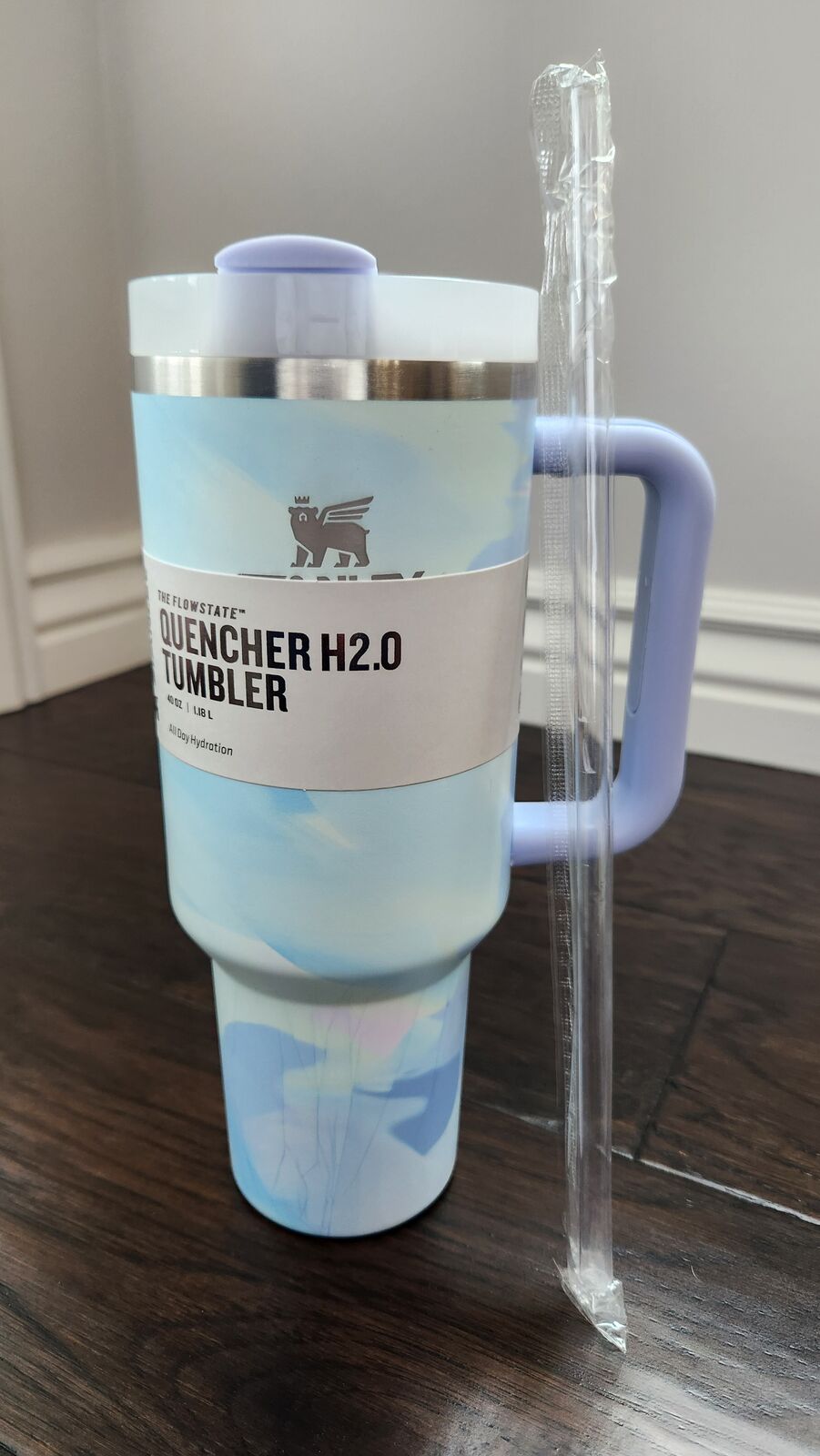 Stanley, The Quencher H2.0 Flowstate™ Tumbler | 40 OZ. Color: Cool Serene Brushstrokes.