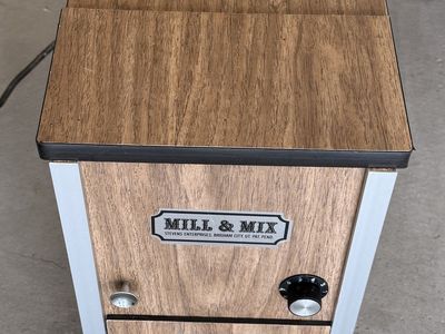 Vintage Stevens Enterprises Mill & Mix Wood Grain Grain Mill