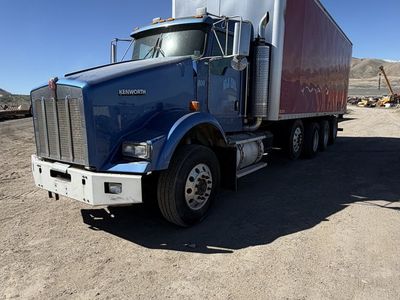 2005 KW Box Truck